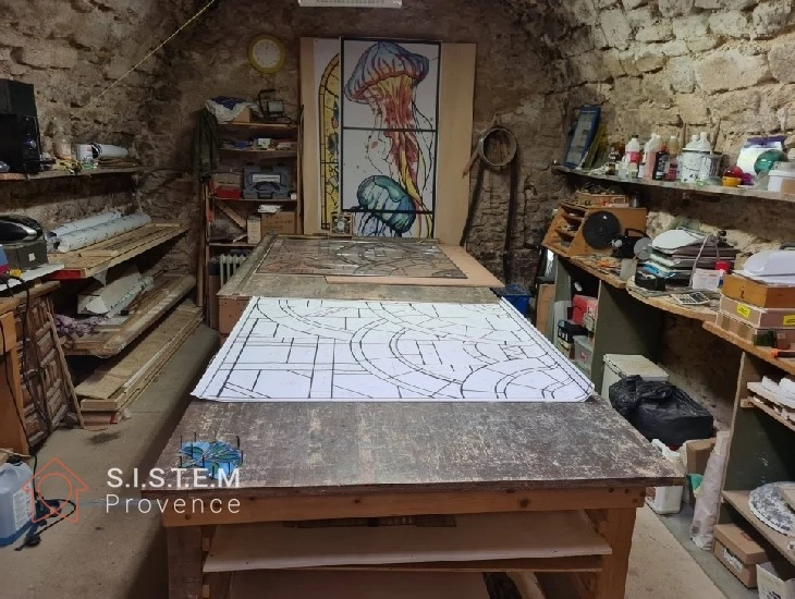 Intervention pour remplacer une chaudière fioul au sein d'un atelier d'artistes à Bonnieux