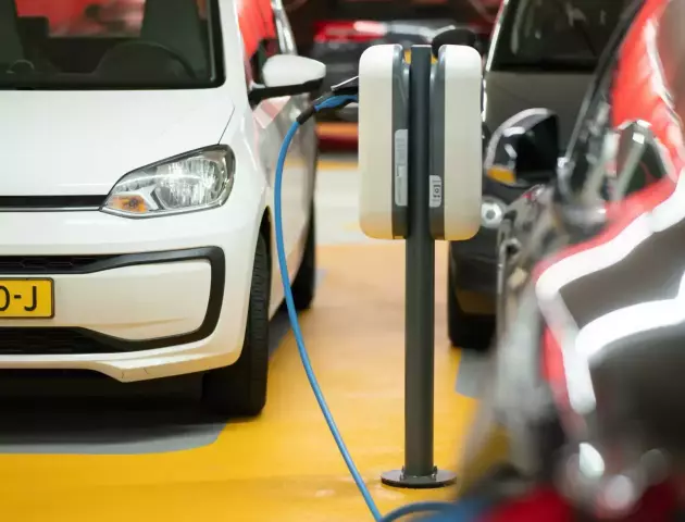 Borne de recharge solaire pour voiture électrique