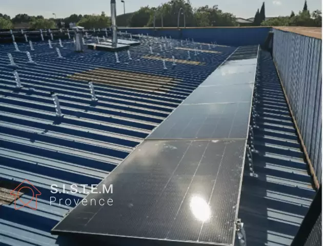 Installation photovoltaïque au centre sportif AQUAR’L à Pertuis Bouches du Rhône 13