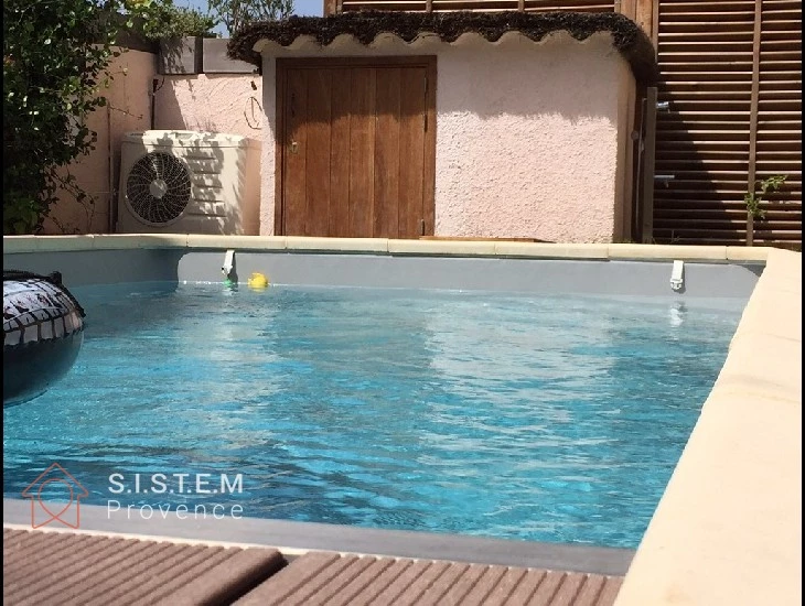 Prolongez vos vacances à la maison en chauffant votre piscine